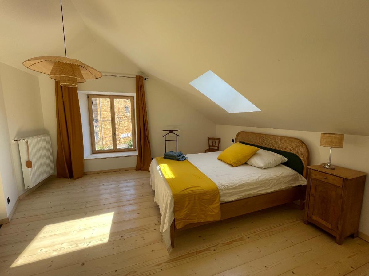 Maison près de la rivière Arbois Esterno foto