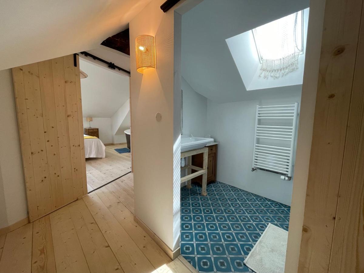 Maison près de la rivière Arbois Esterno foto